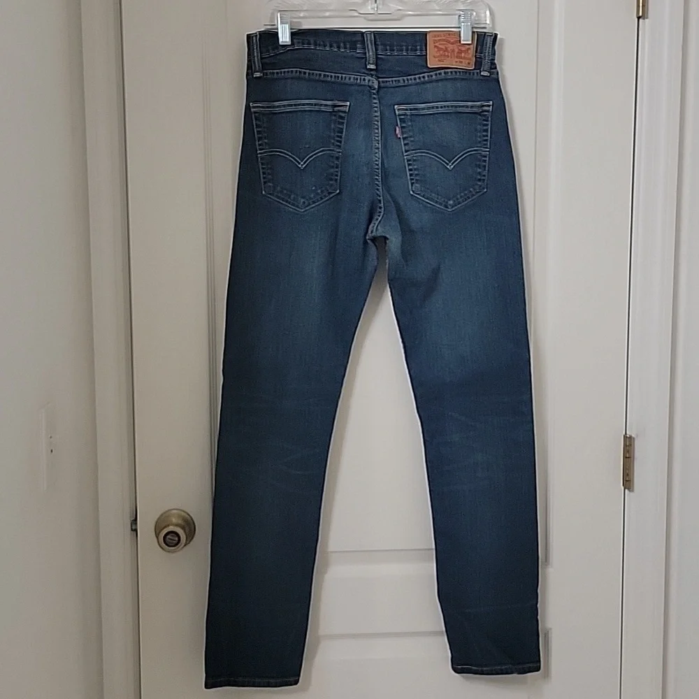 Levis 502, Size 32x34 Taper Fit Men's Jeans, Med-Dark Wash, Good Used Condition